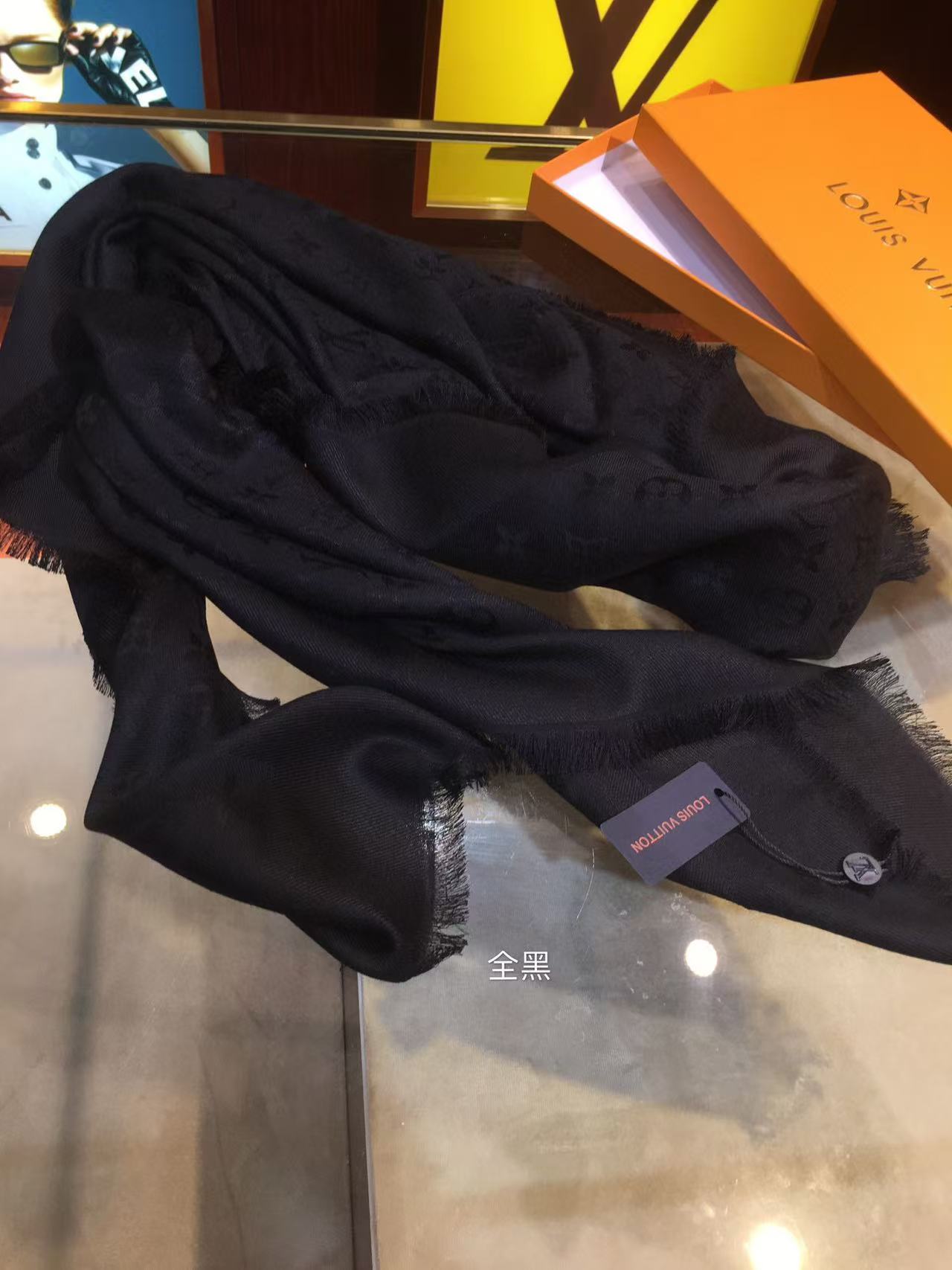 Louis scarf