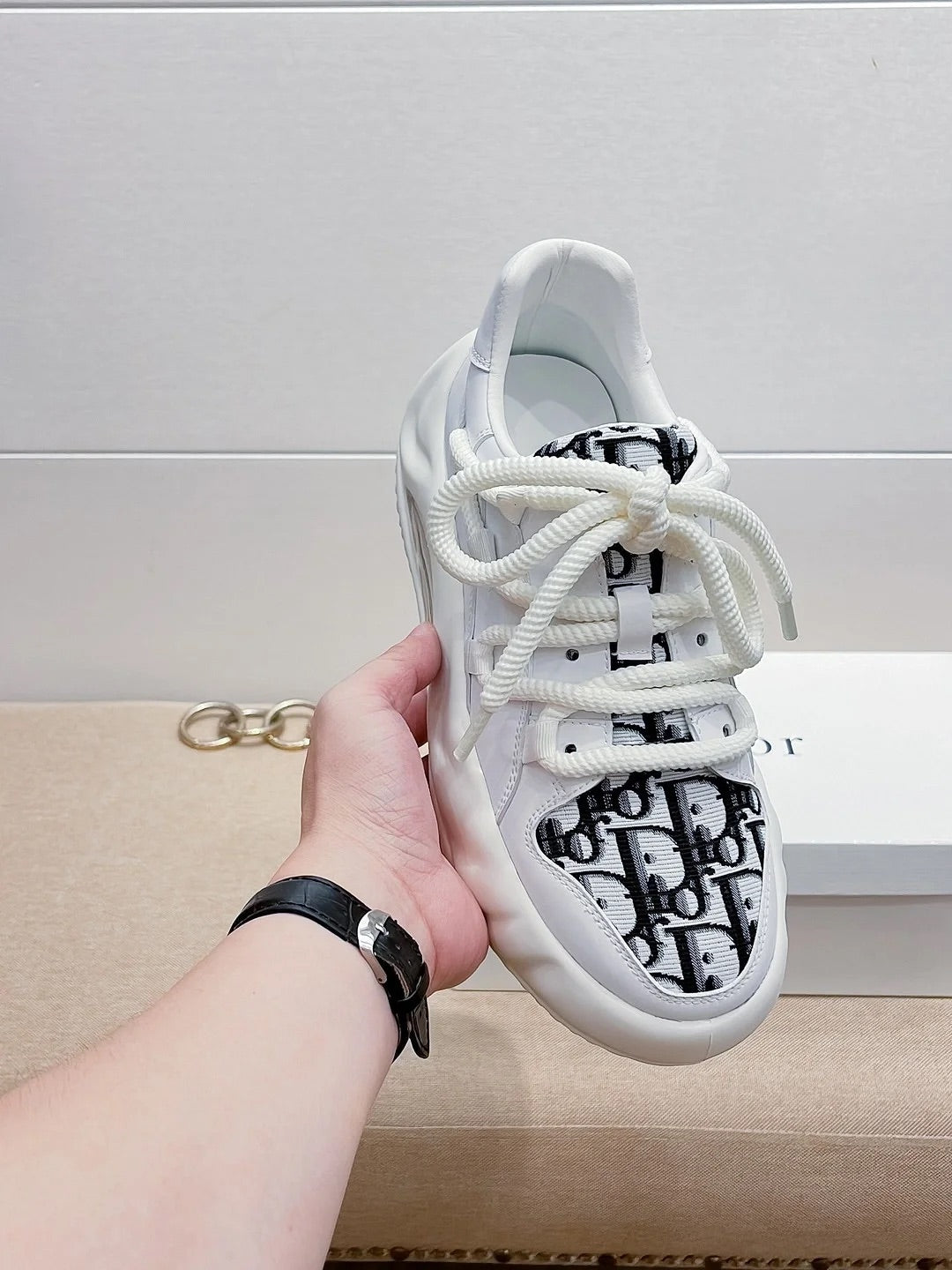 DIO SNEAKERS