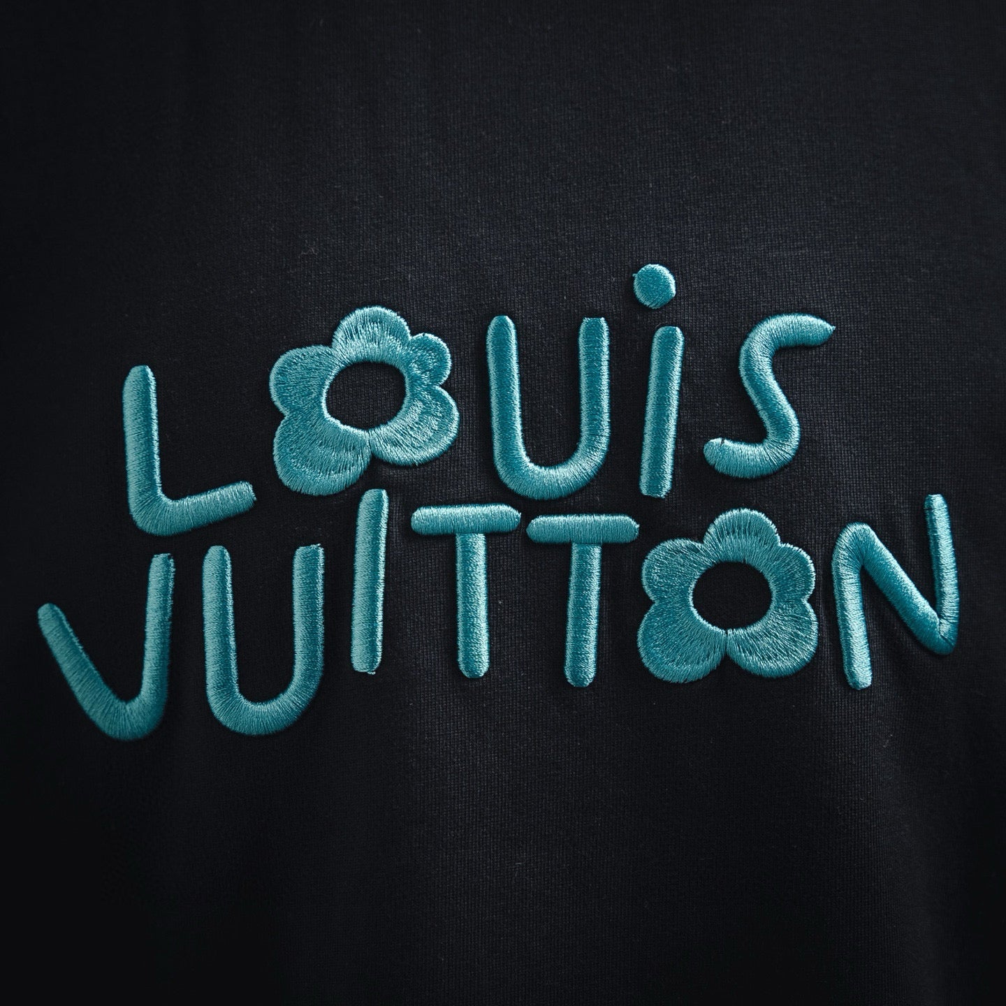 1V embroidered sweatshirt