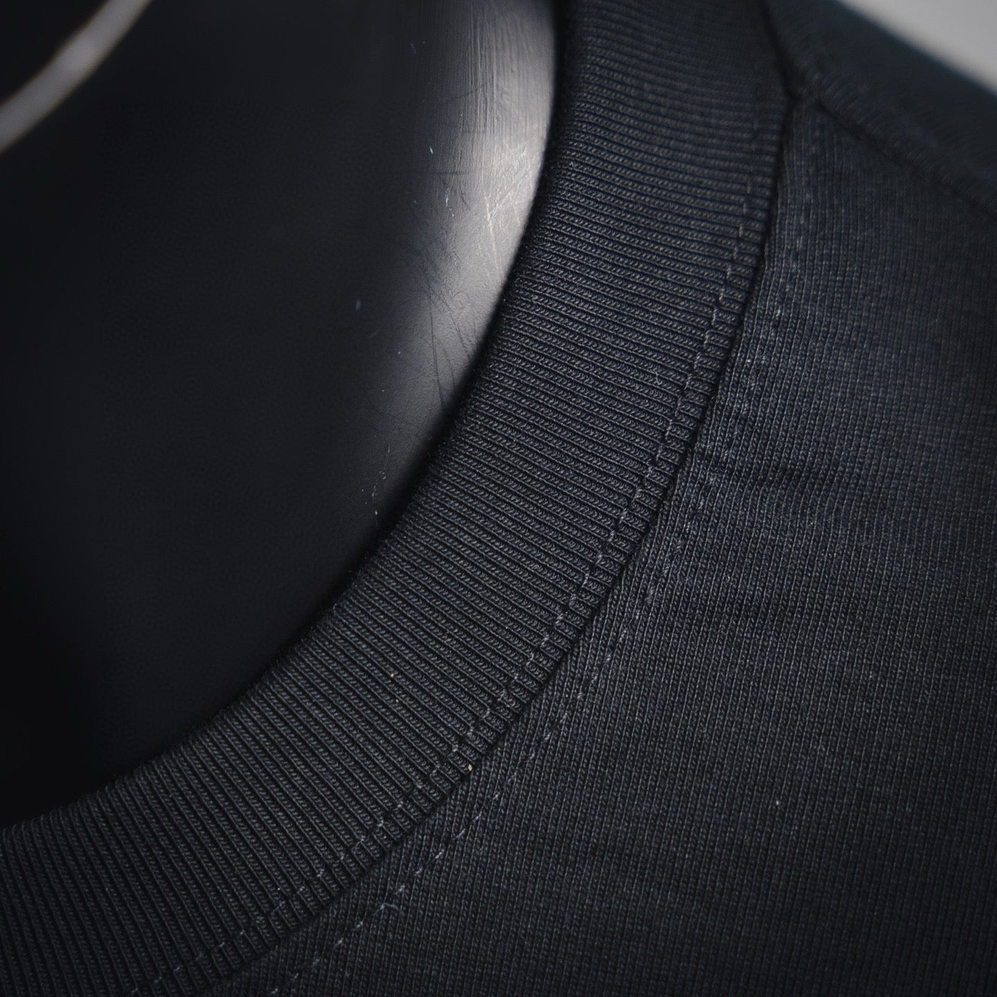 1V embroidered sweatshirt