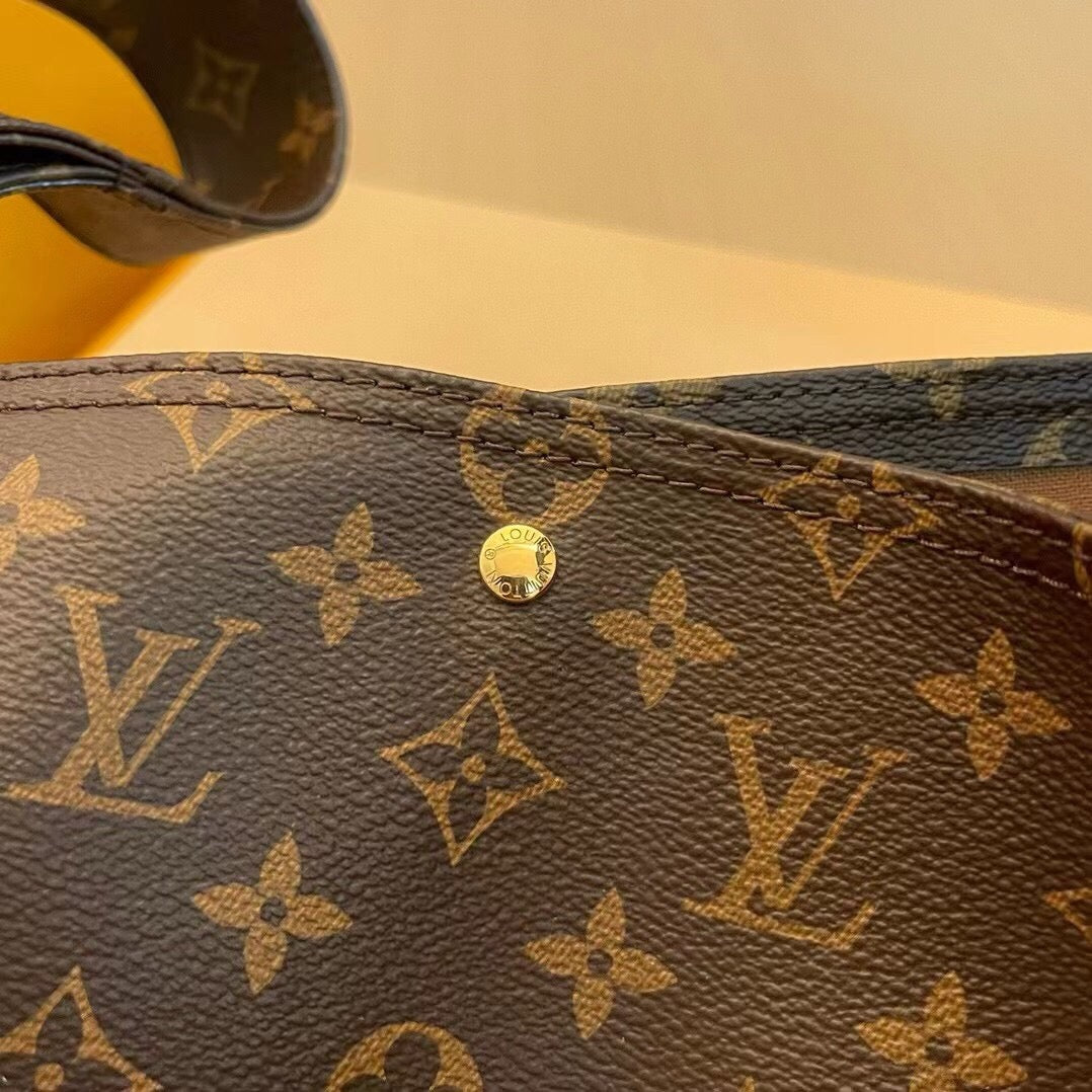 Louis atlantis bag