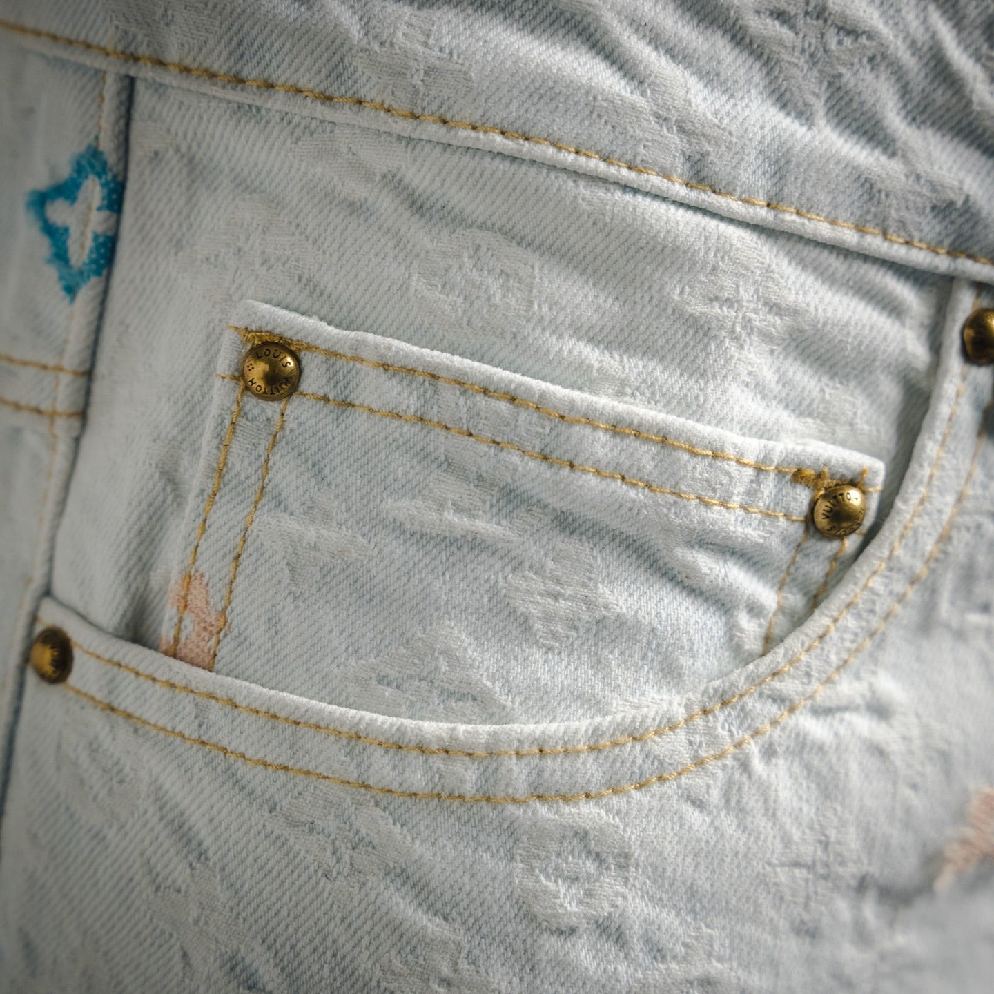 1V x tyle embroidered jeans