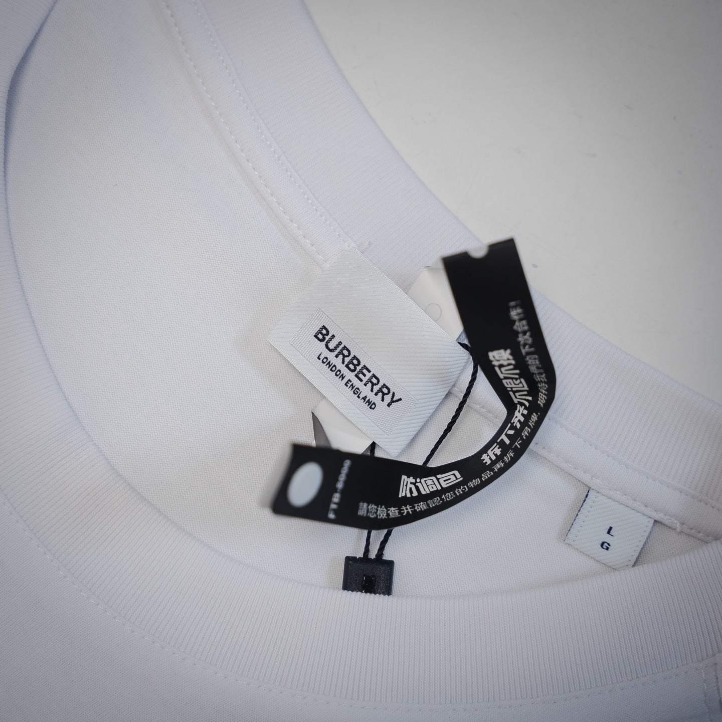 Burber 25ss embroidered t-shirt