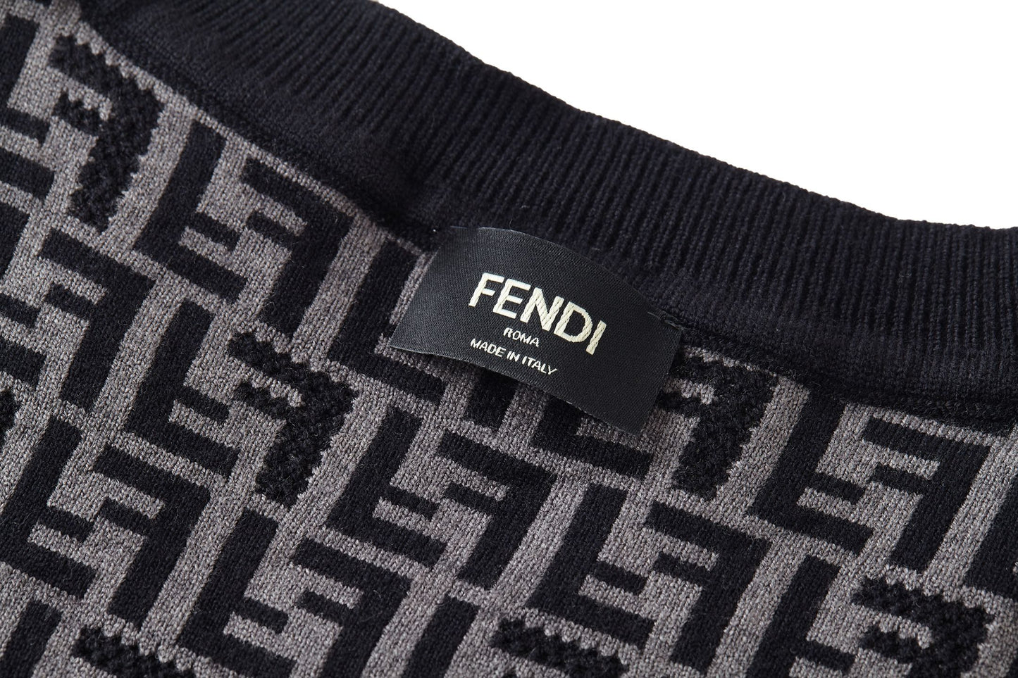 Fend 25ss knit t-shirt