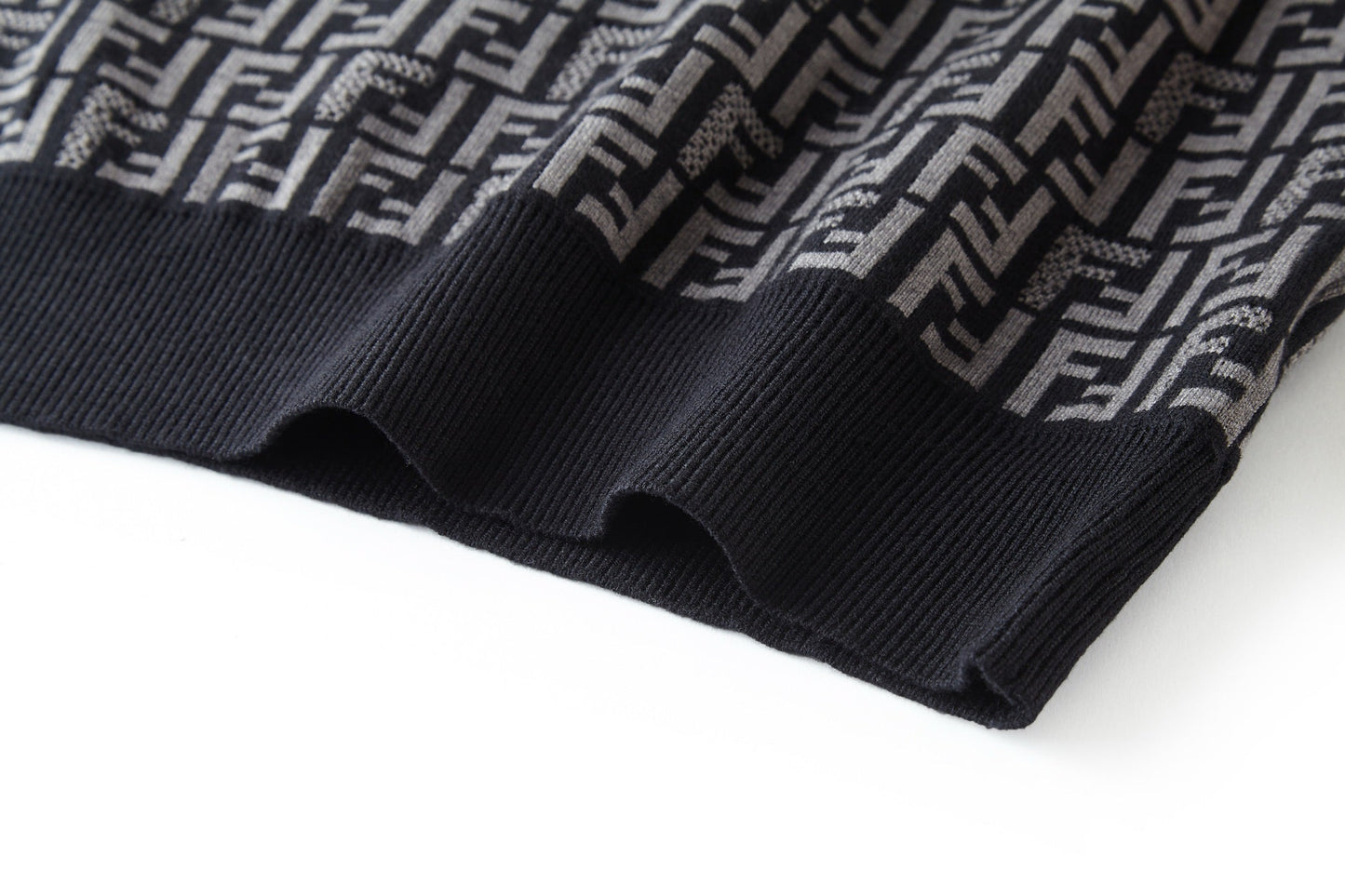 Fend 25ss knit t-shirt