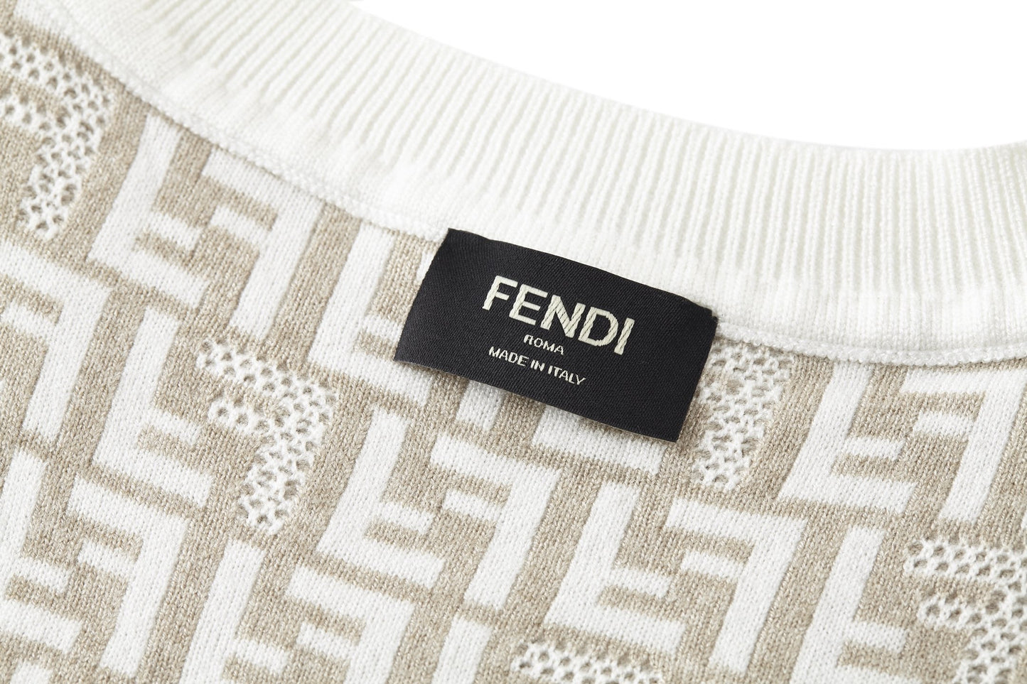 Fend 25ss knit t-shirt