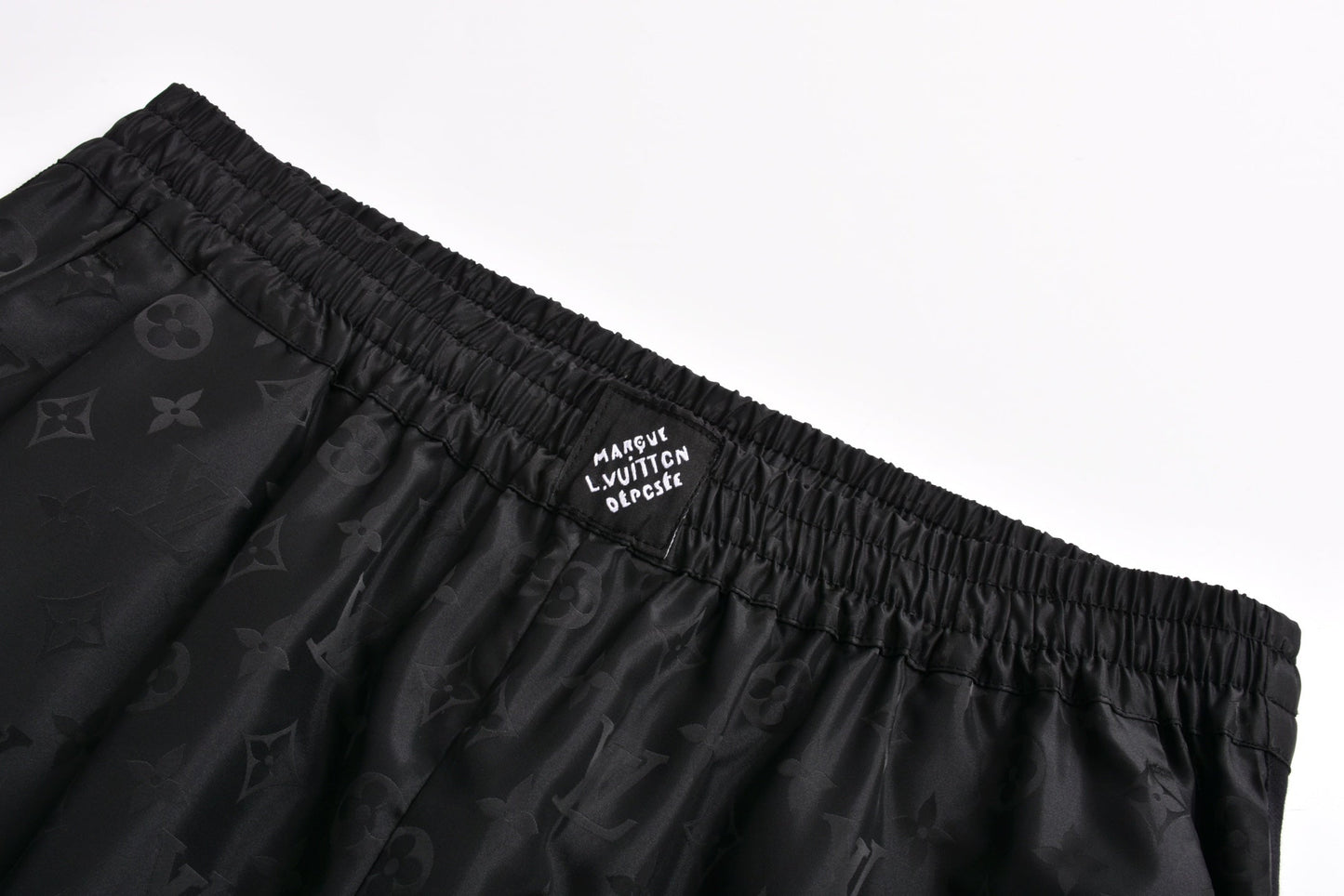 1V 25SS print shorts