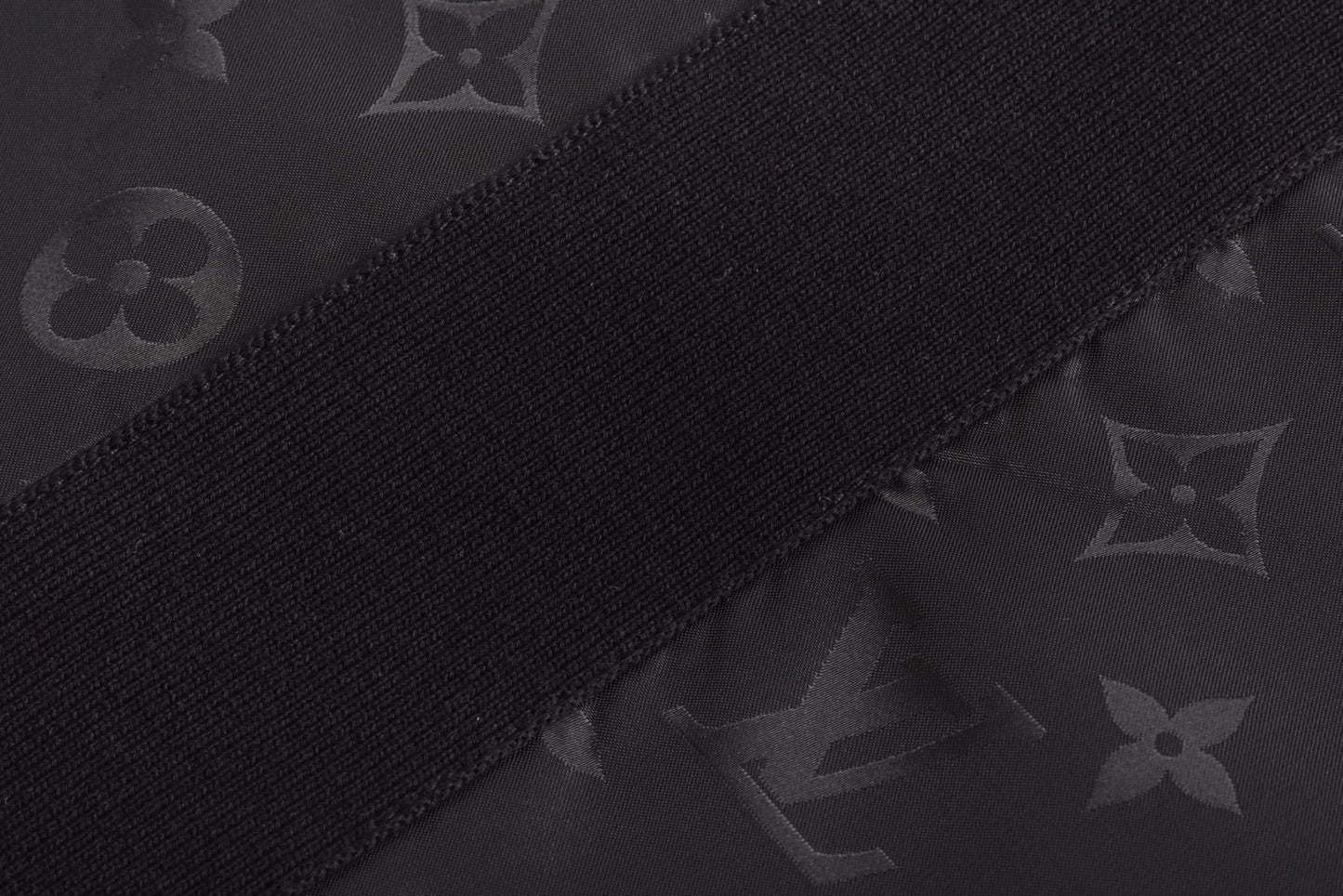 1V 25SS print shorts