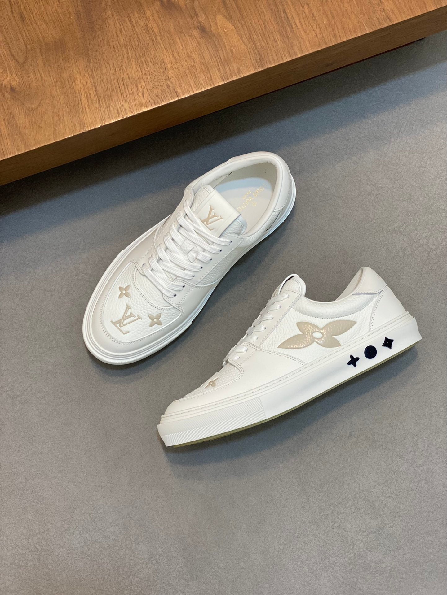 Louis leather sneakers