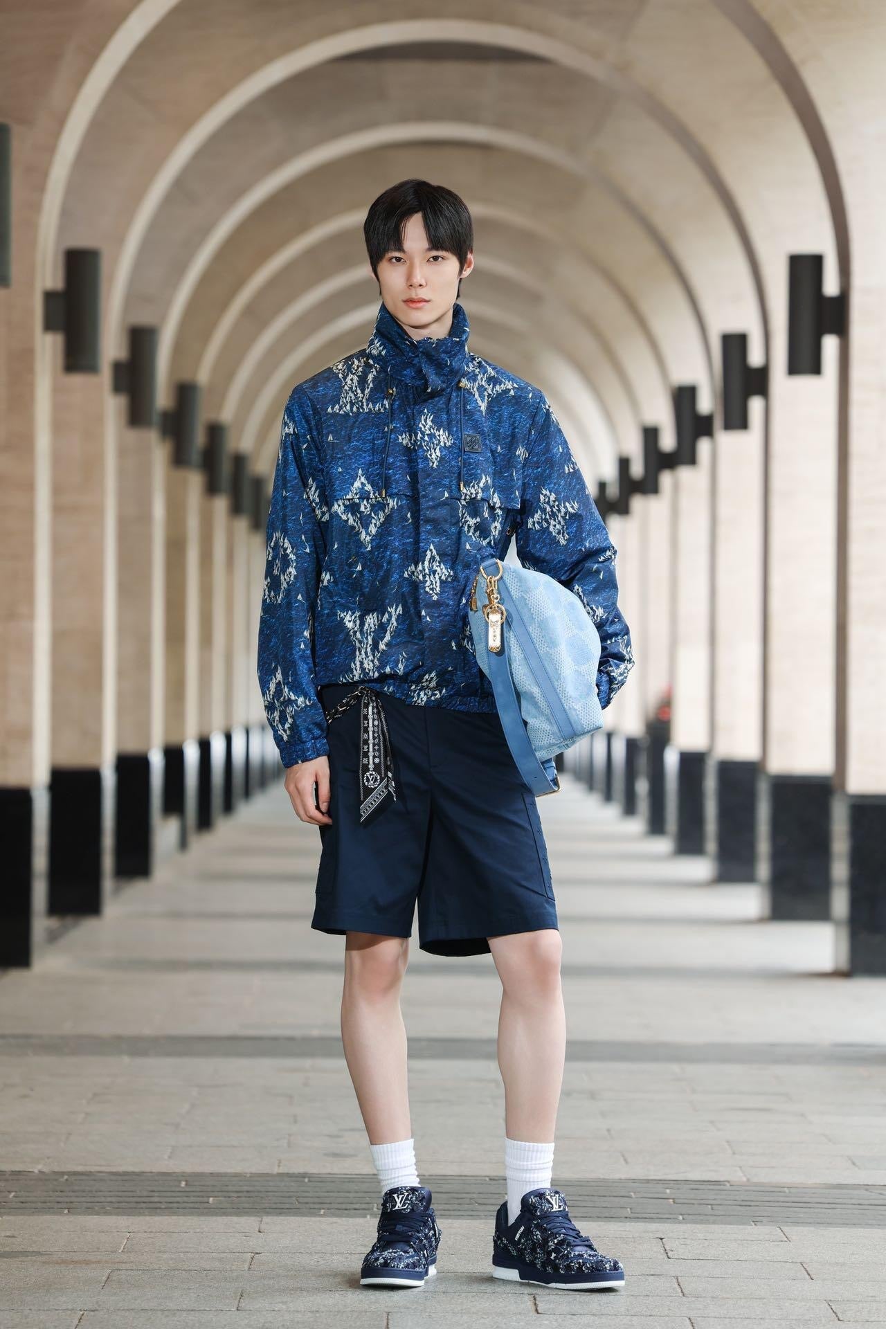 Louis 25ss embossed short