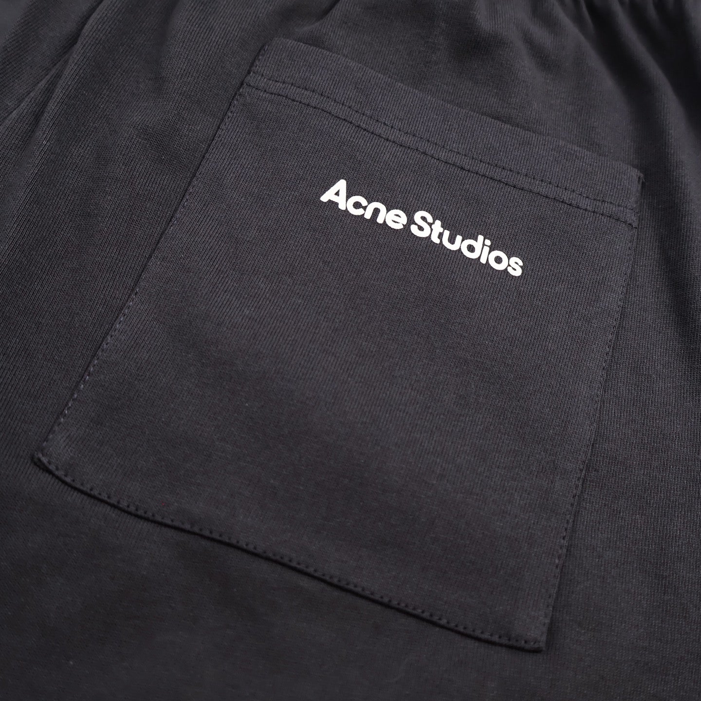 Acne 25ss print short