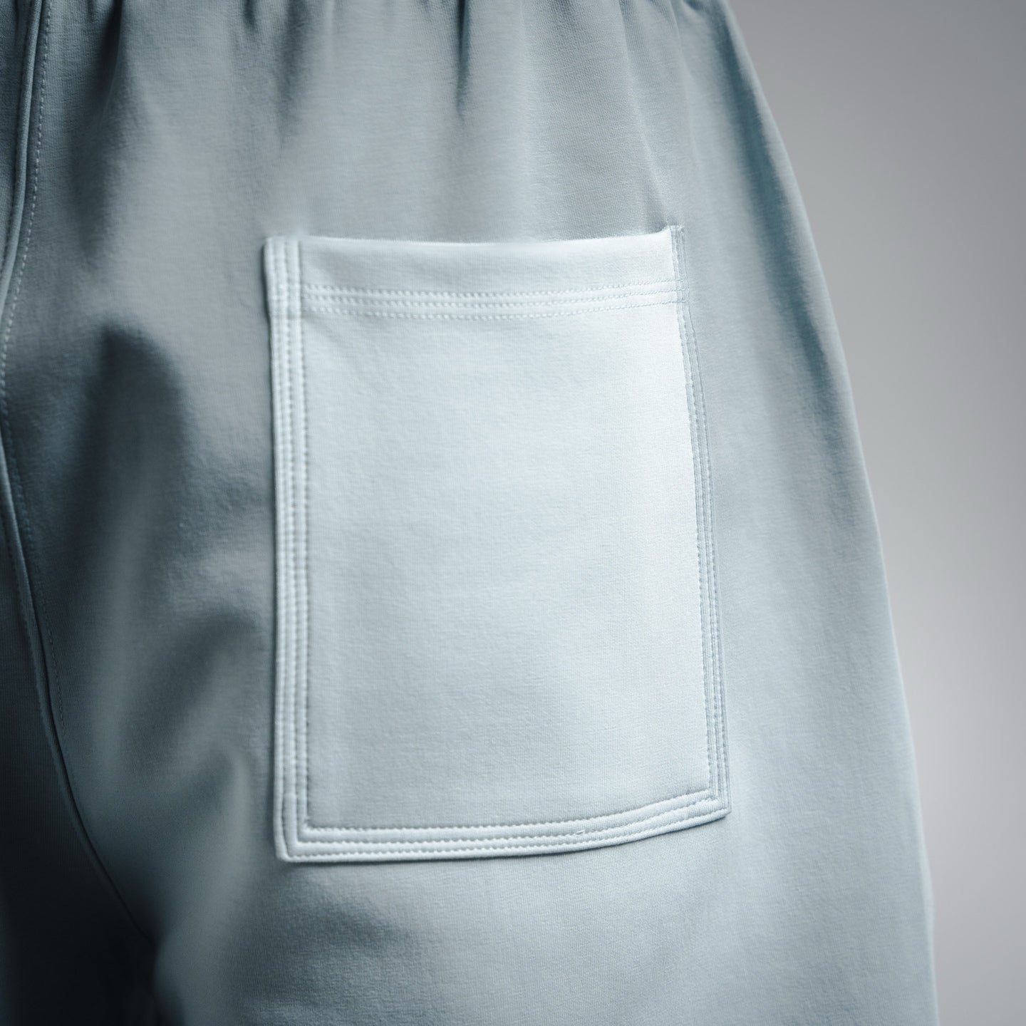 Bur embroidered short