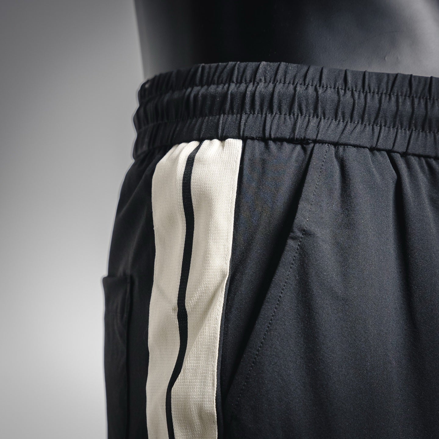Moncl 25fw all-match pants