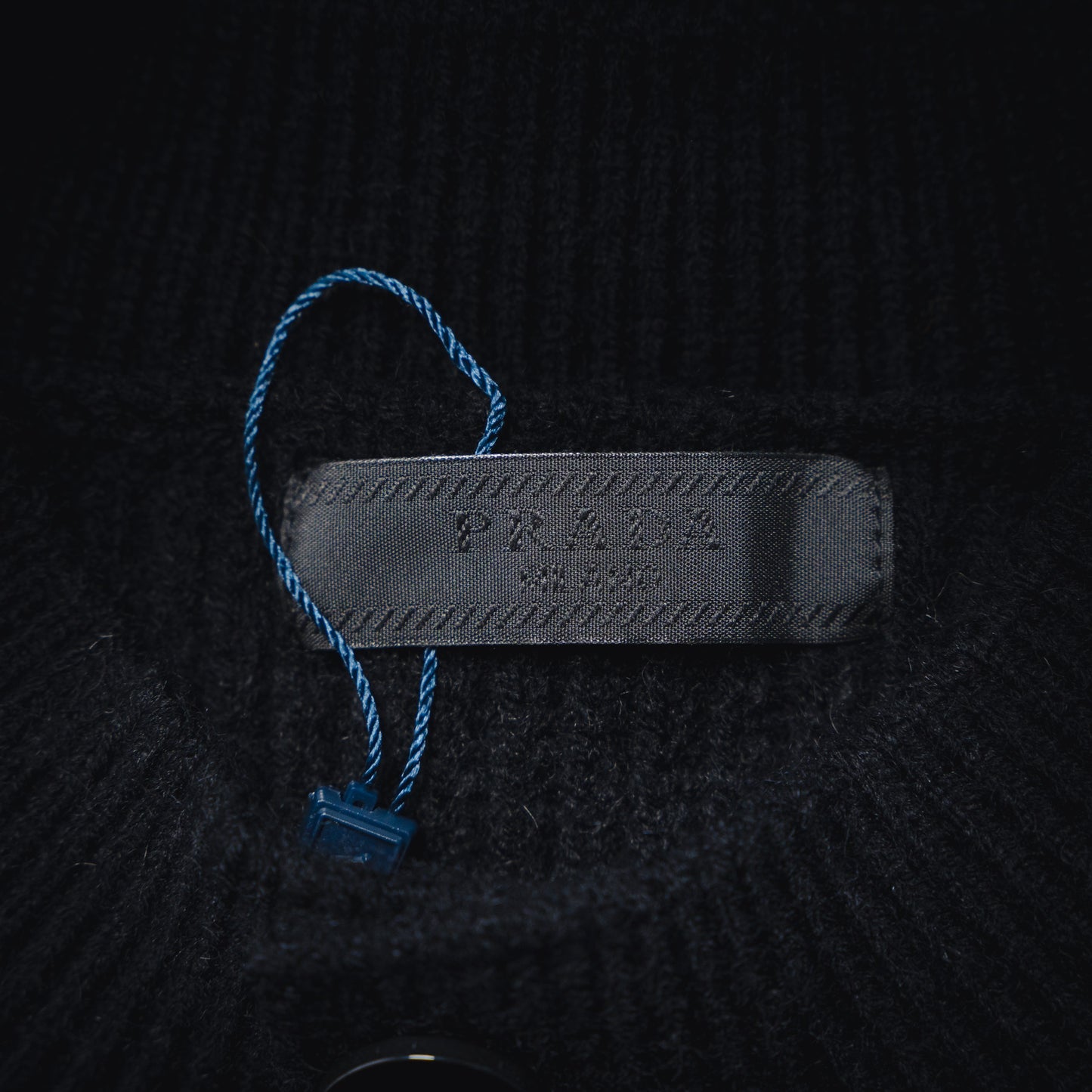 Pra 25fw buttons sweater
