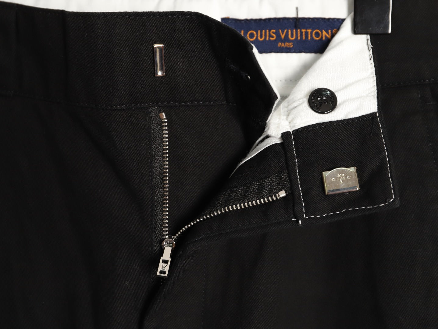 Louis 25fw embroidered pants