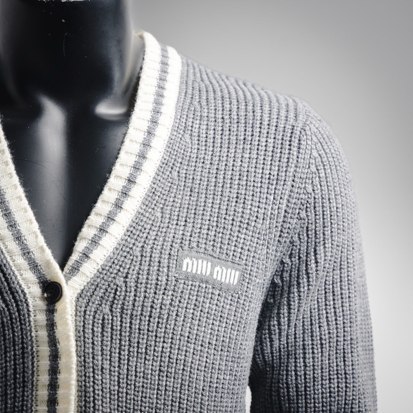 Miu 25fw knitted cardigan