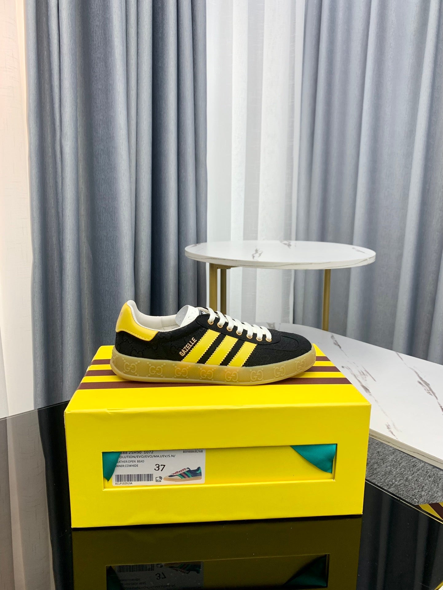 Guc sneakers
