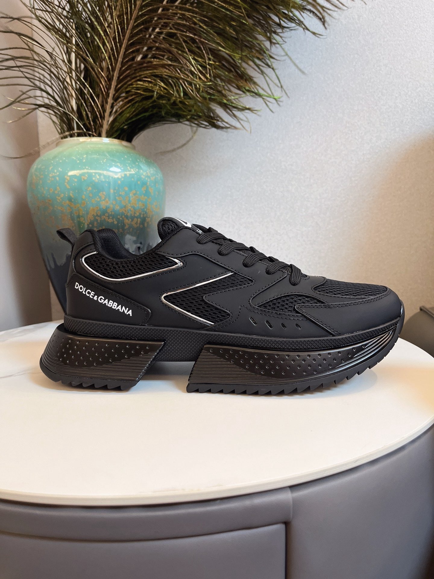 dolce sneakers