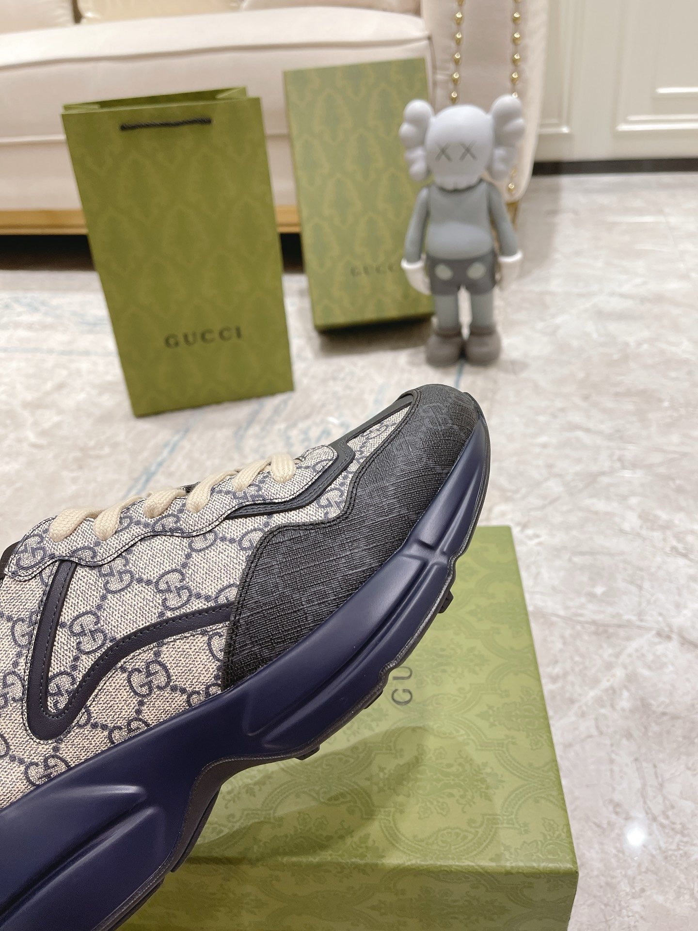 guc sneaker