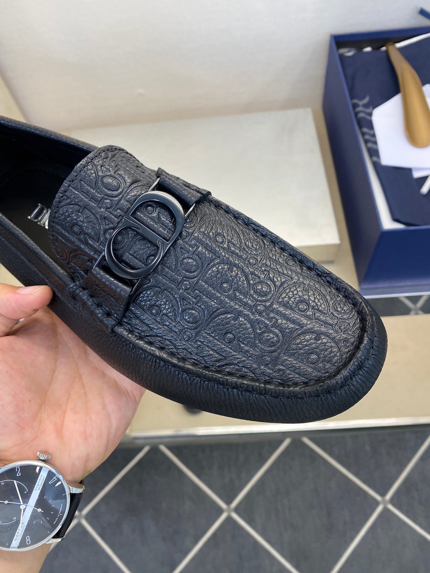 dio leather shoes