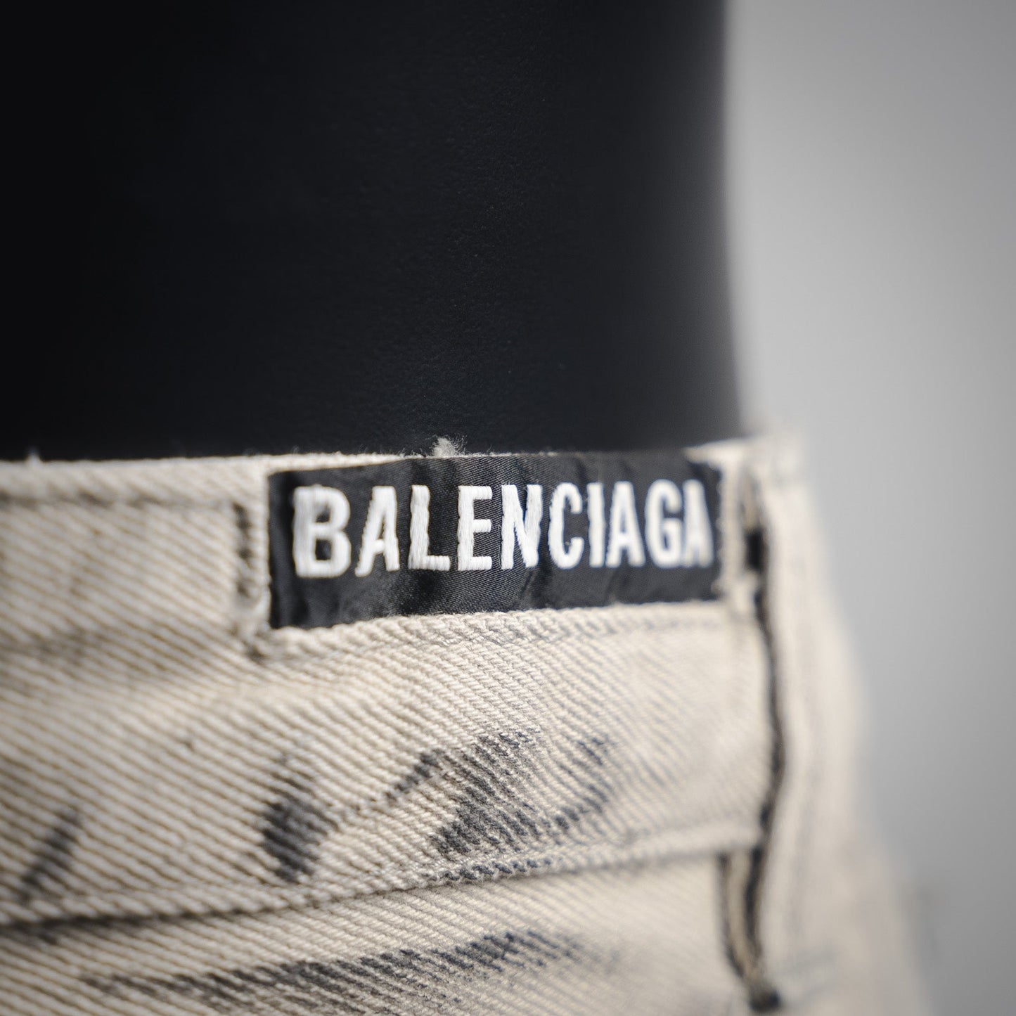 balen 2fw graffiti jeans