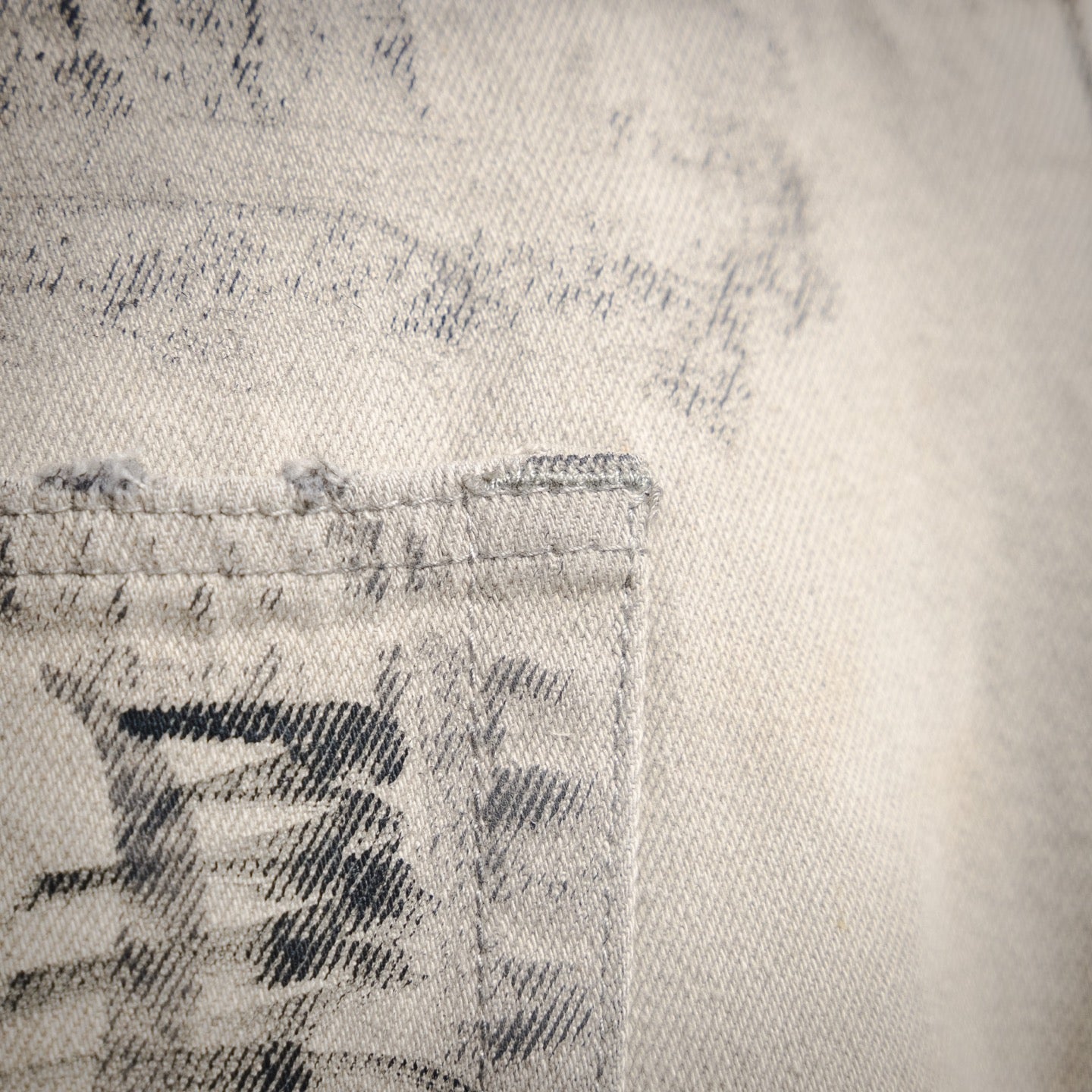 balen 2fw graffiti jeans
