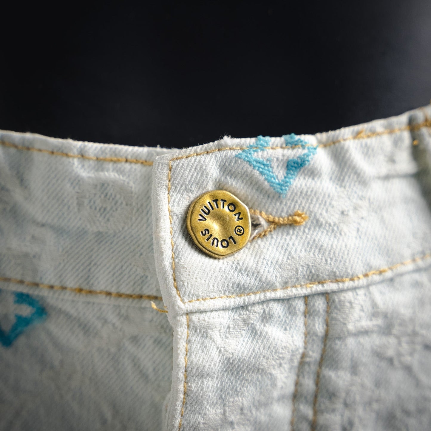 1V x tyle embroidered jeans
