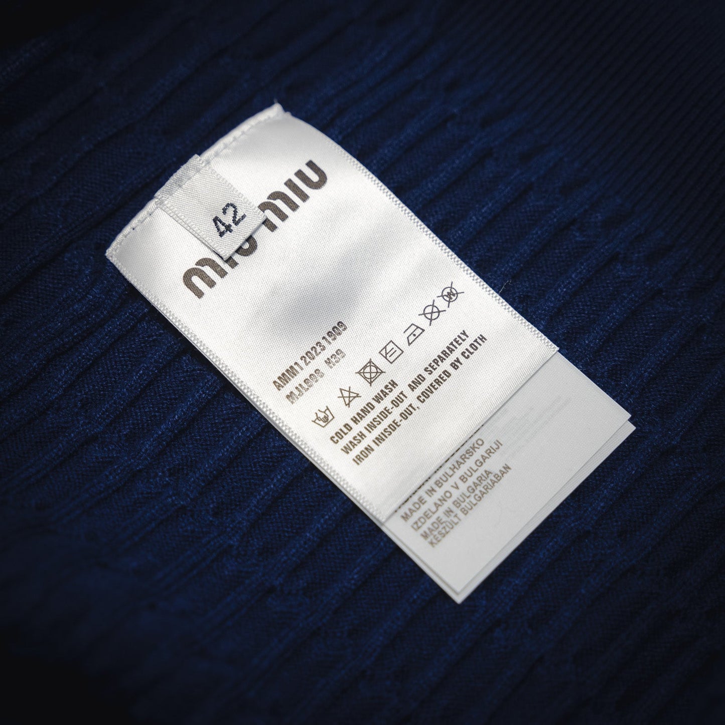 miu 24fw knitted sweater