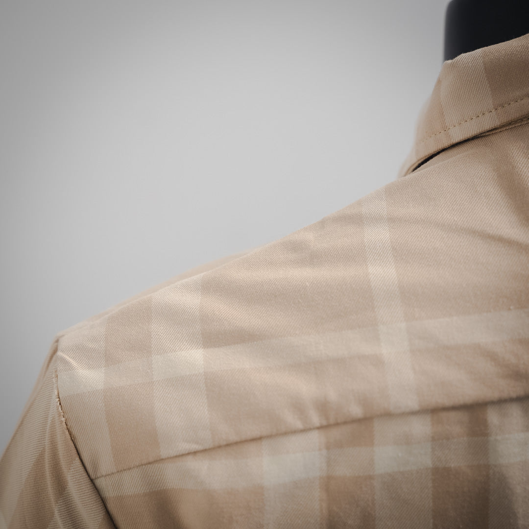 Burber 25ss buttons shirt