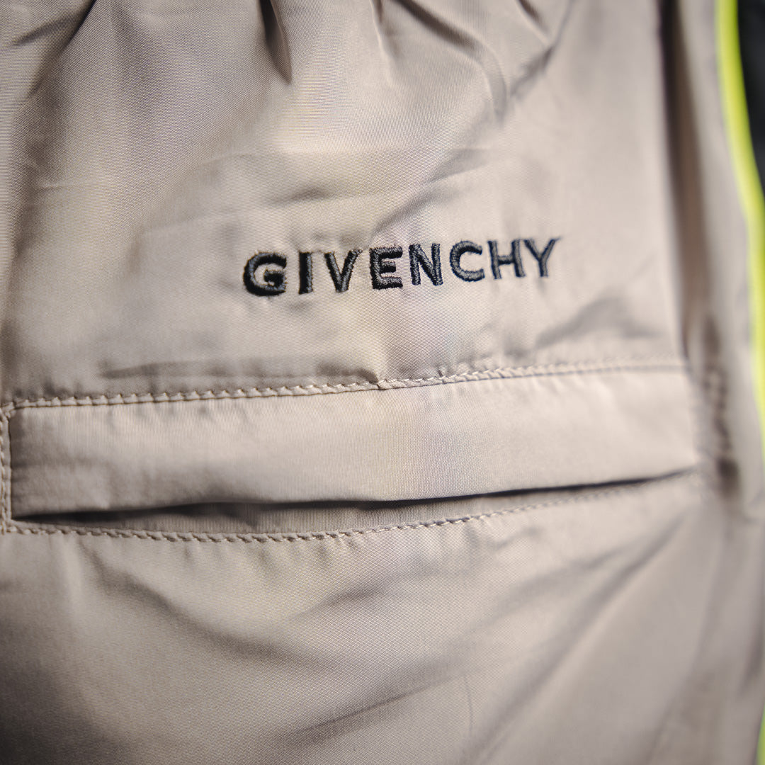 Given 25ss sweatpants