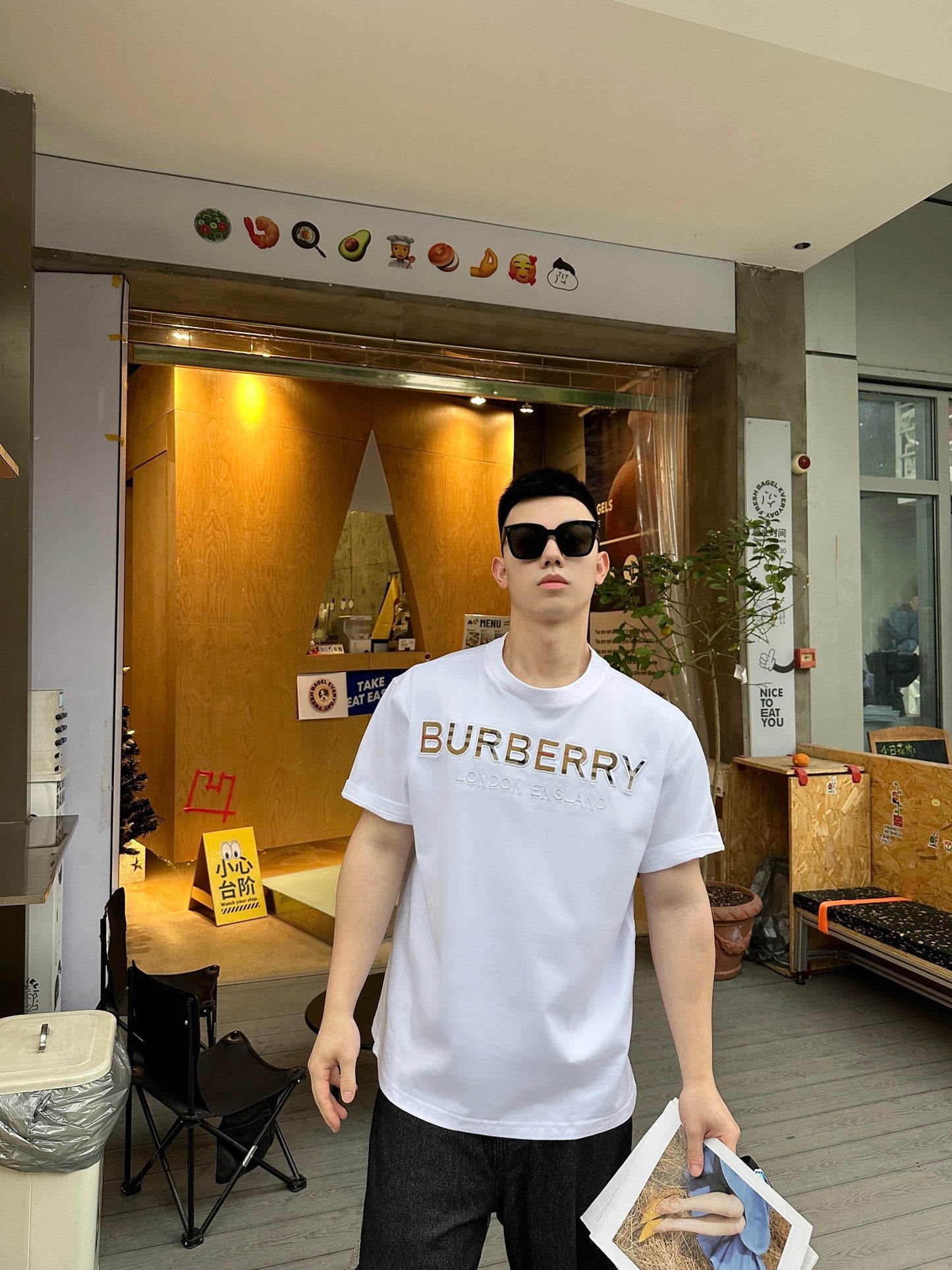 Burber 25ss embroidered t-shirt