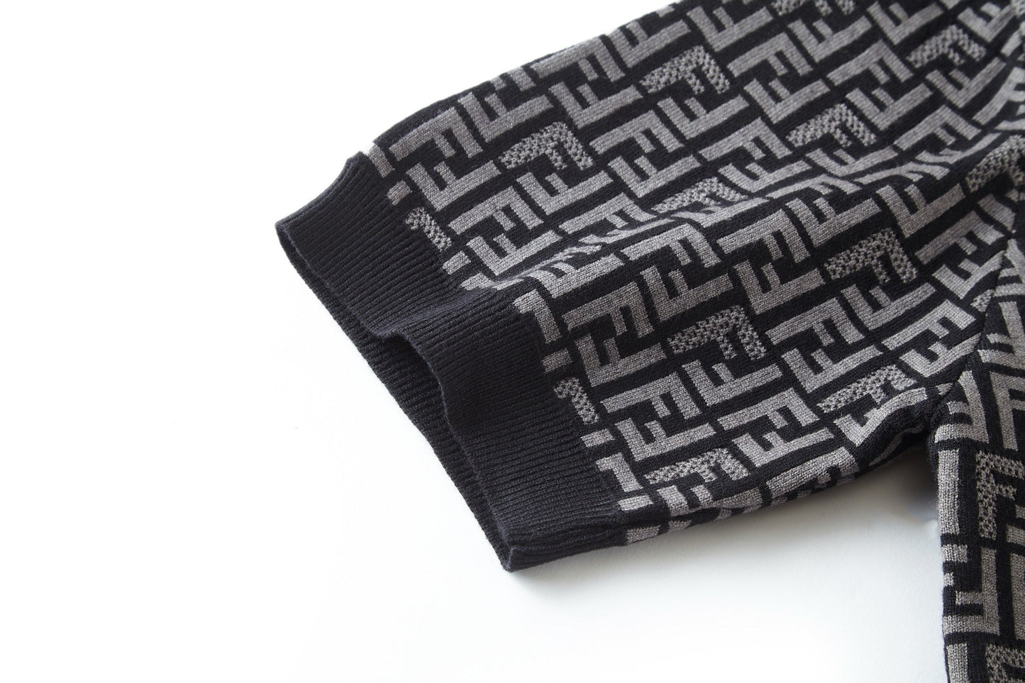 Fend 25ss knit t-shirt