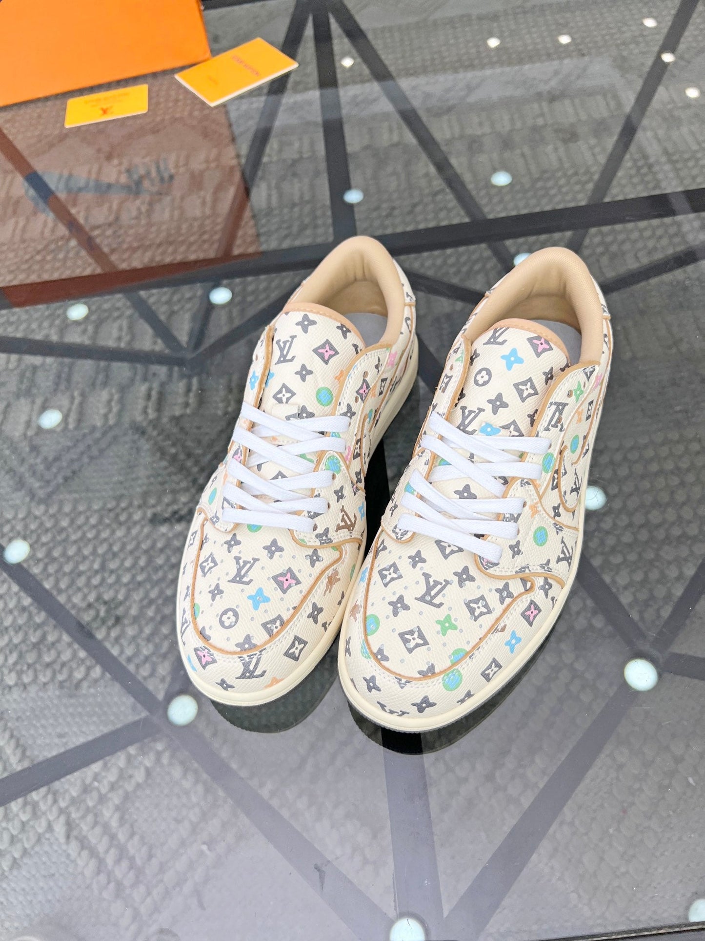 Louis sneakers