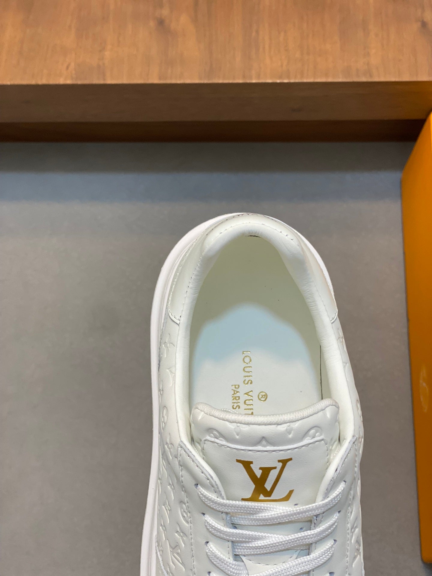 Louis leather sneaker