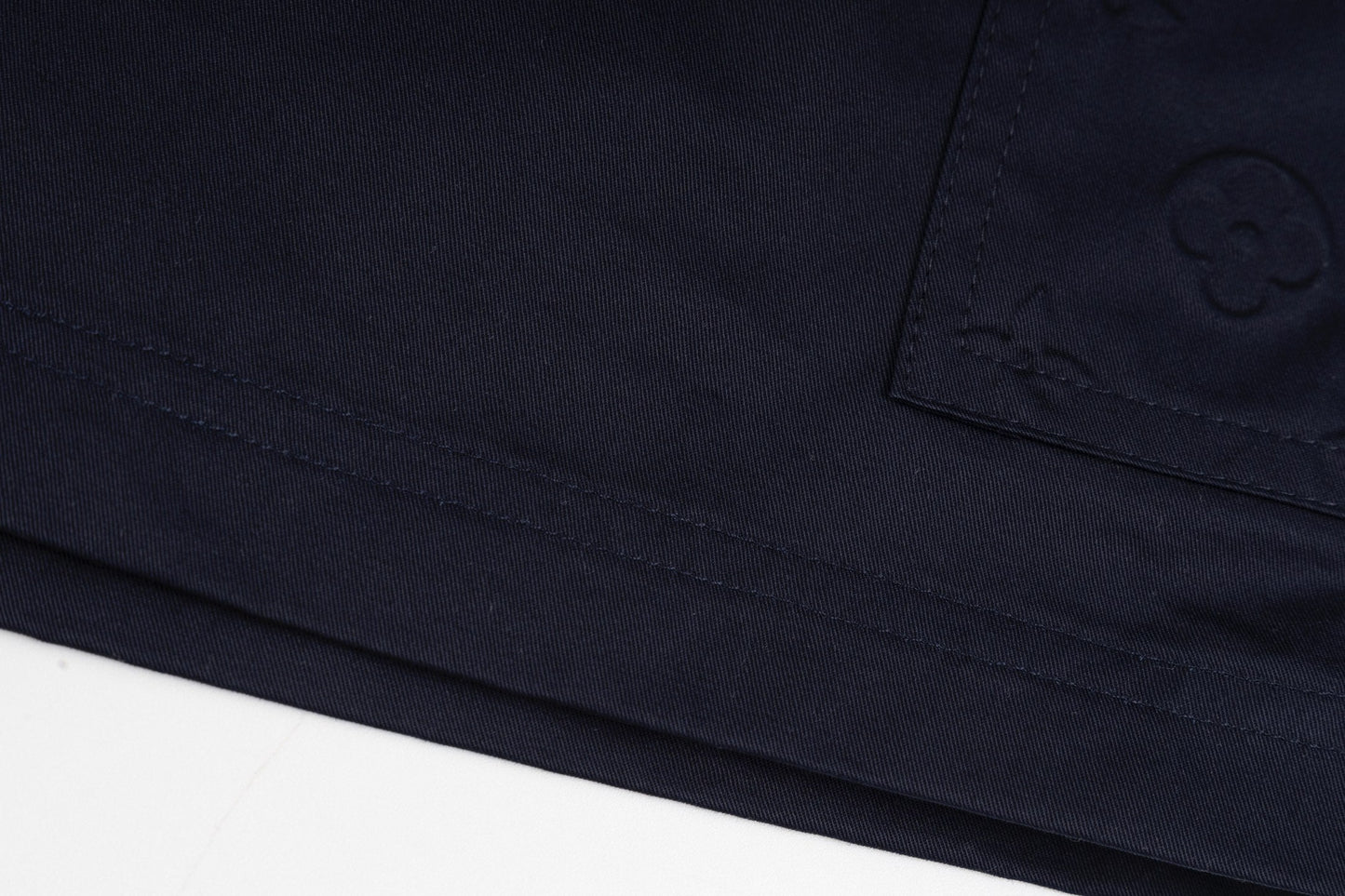 Louis 25ss embossed short