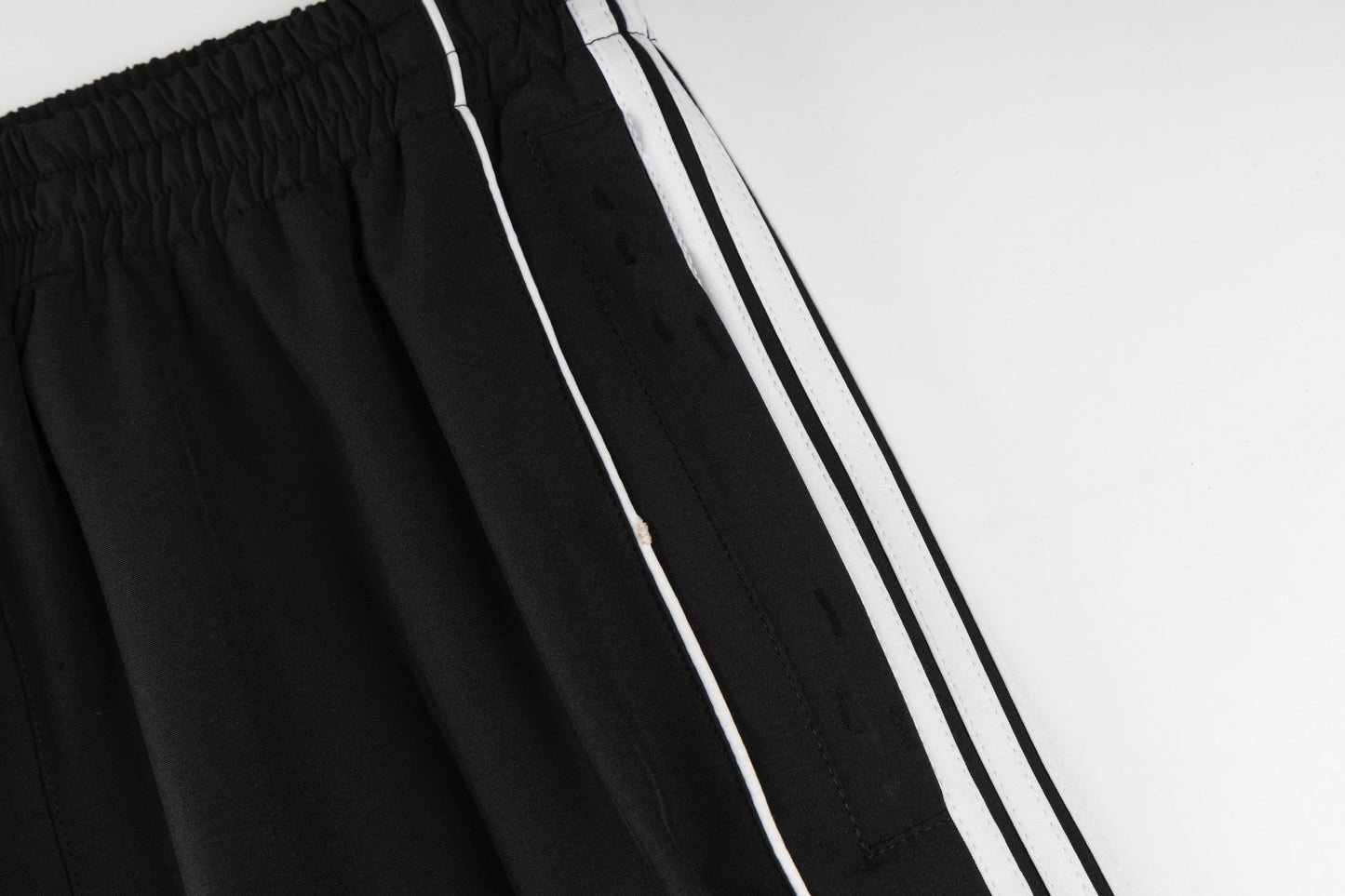 Balen 25ss embroidered pants