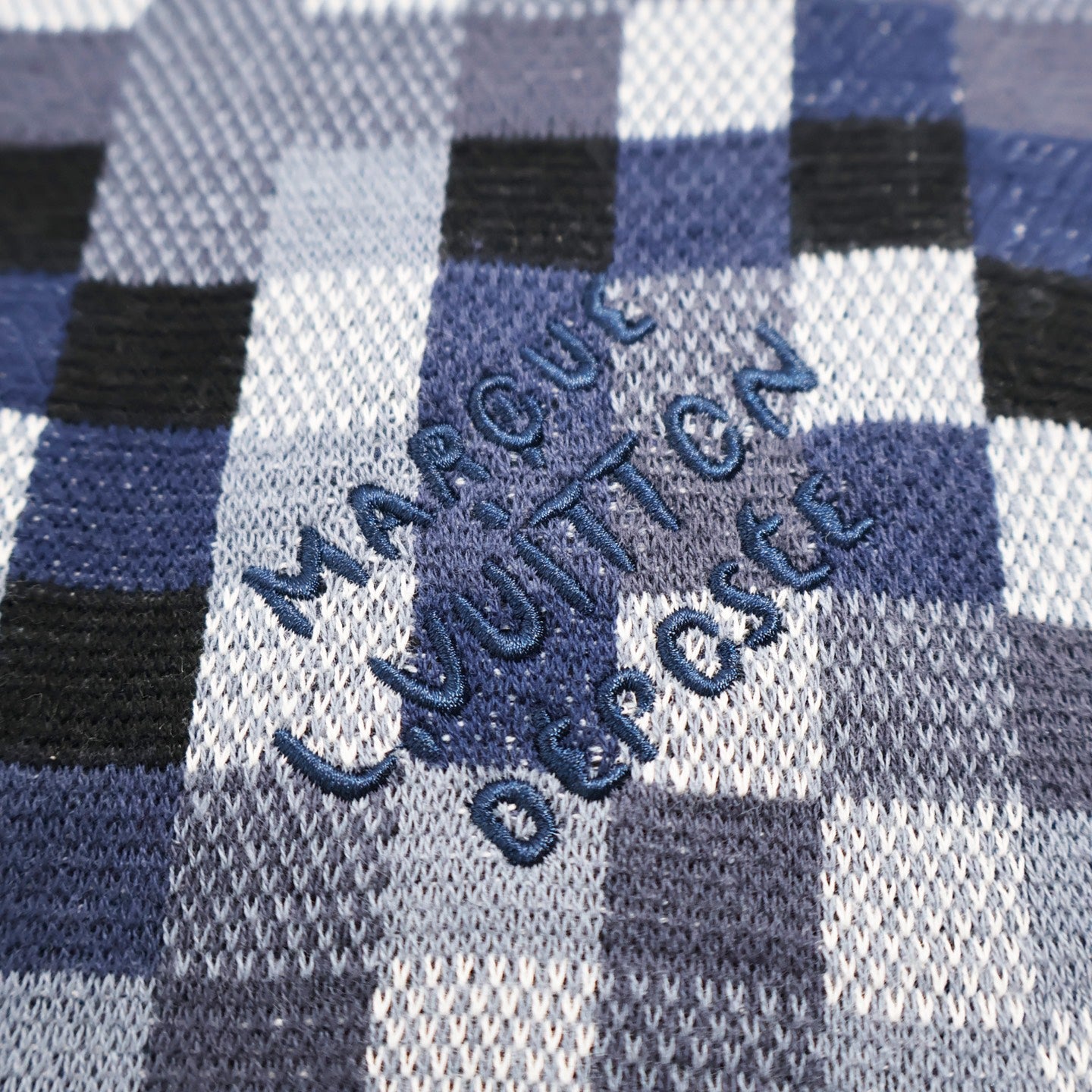 Louis 25ss knit sweater