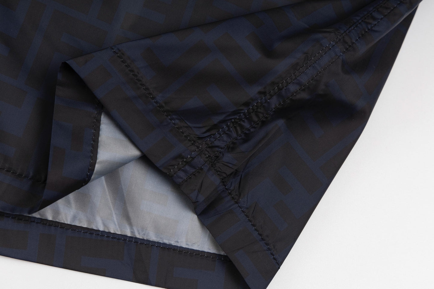 Fend 25ss print short