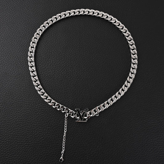 Louis necklace