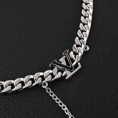 Louis necklace