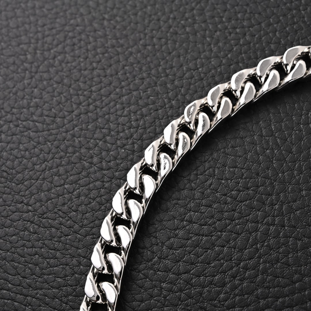 Louis necklace