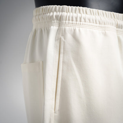 Bur embroidered short