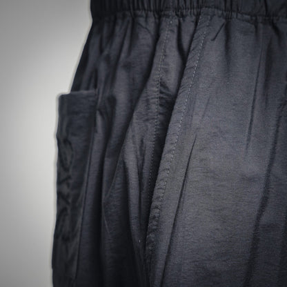 Loe embroidered short