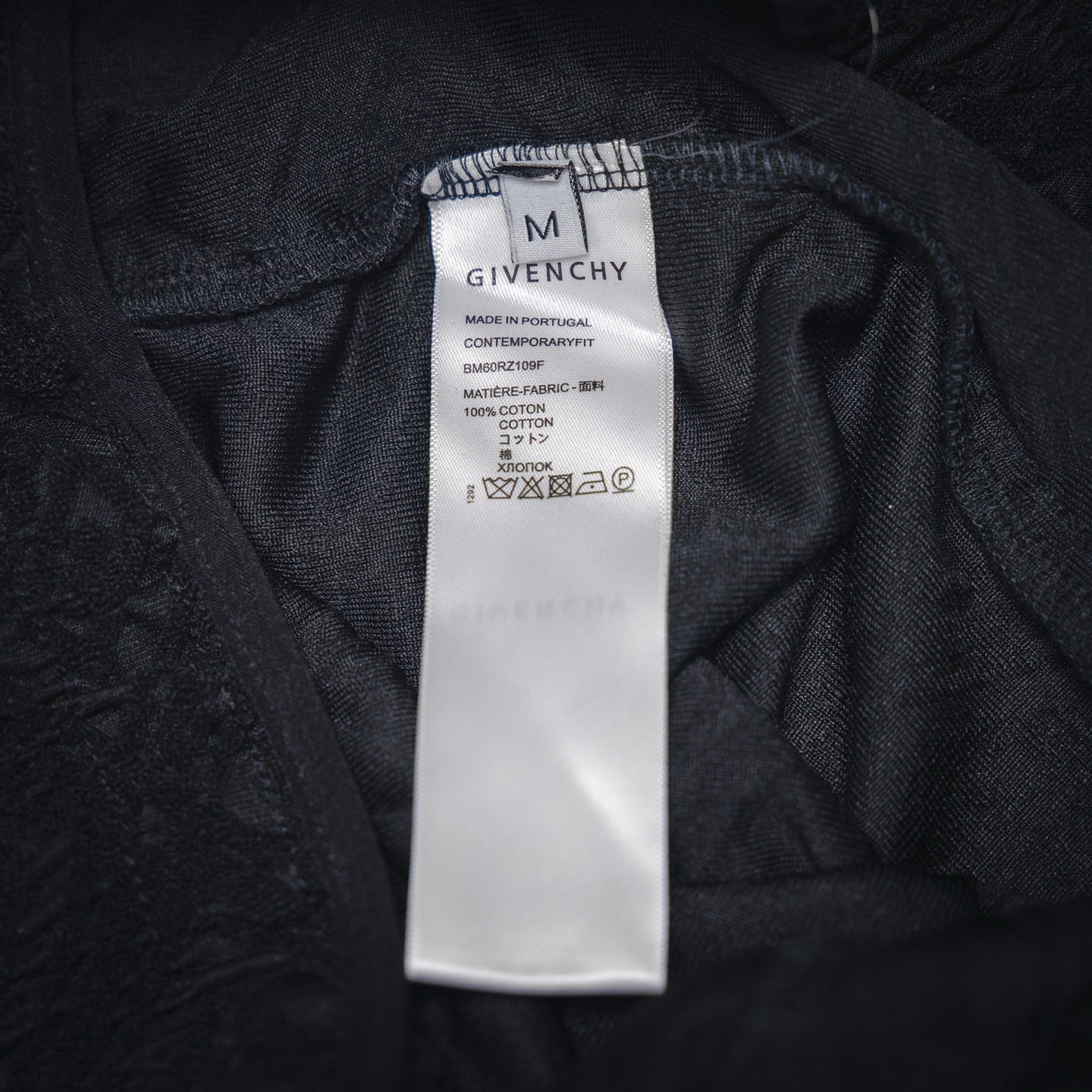Given 25ss jacquard short
