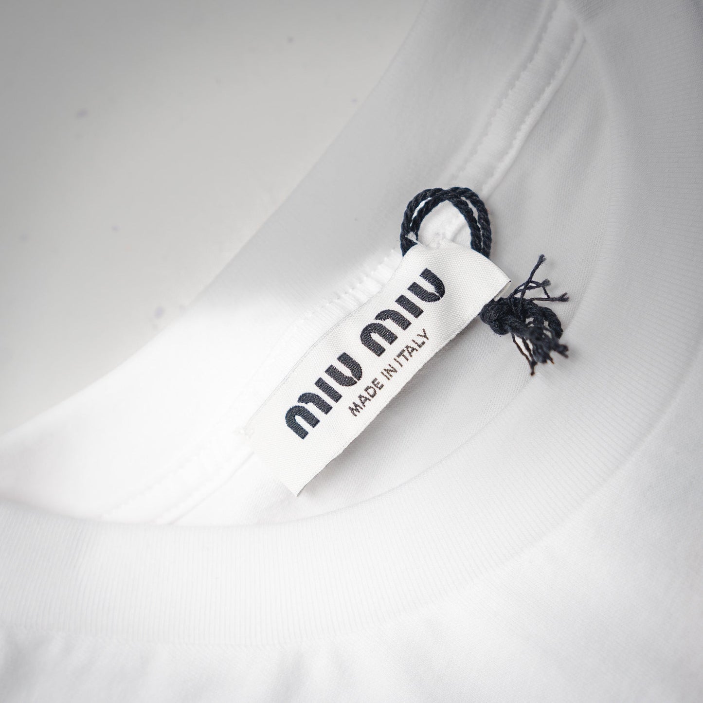 Miu 25ss embroidered t-shirt