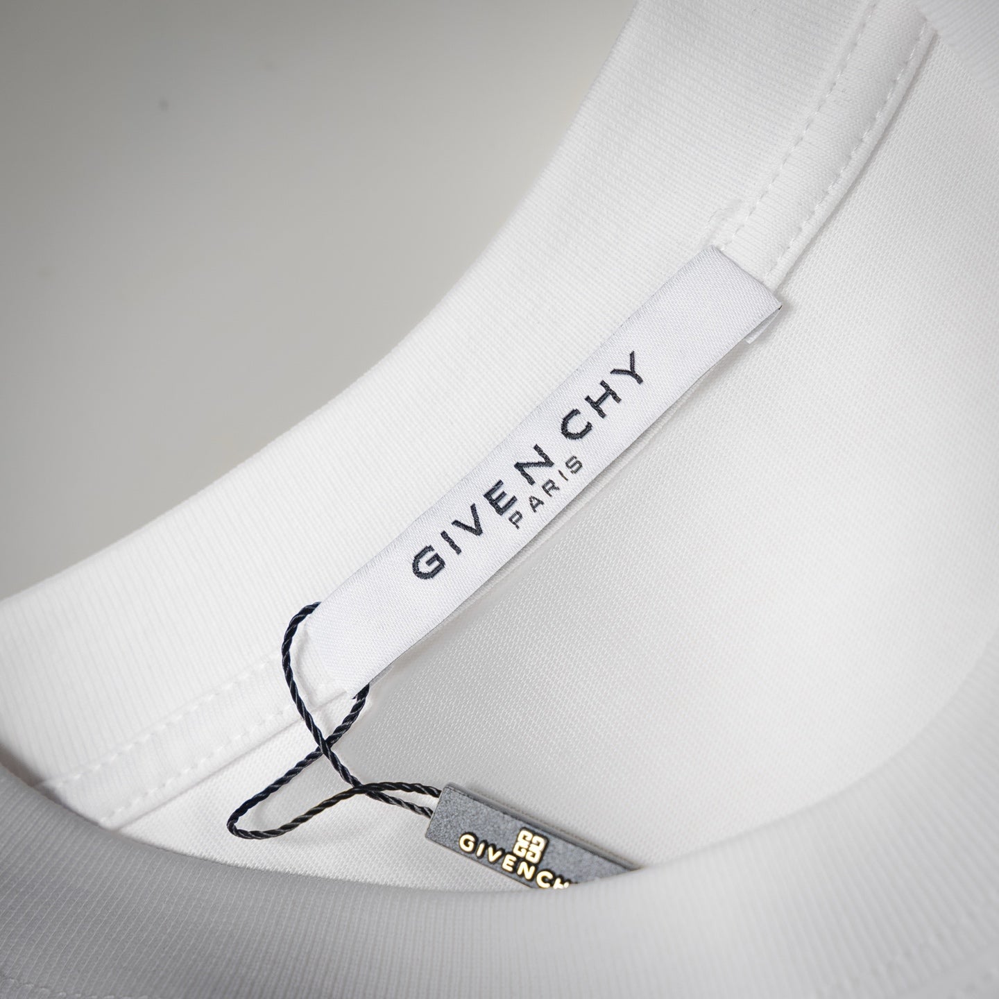 Given 25ss embroidered t-shirt