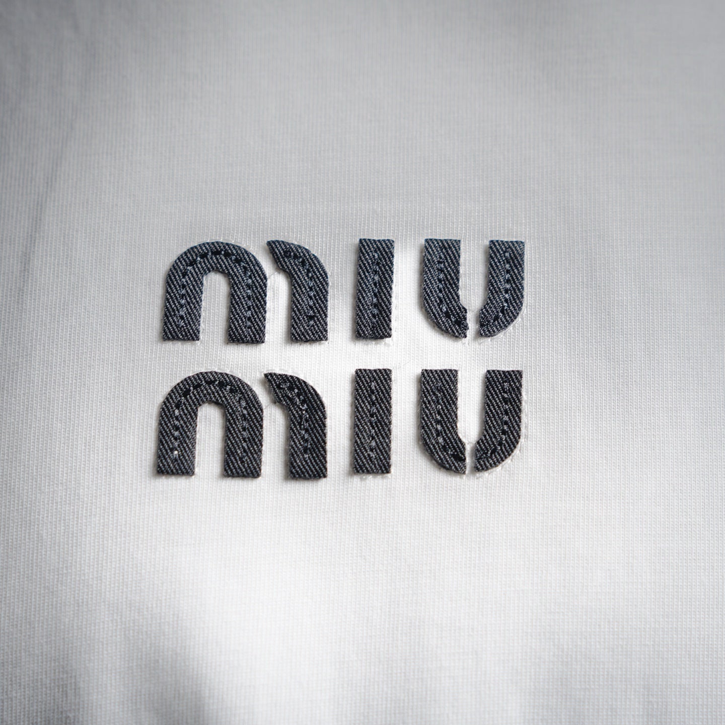 Miu 25fw all-match shirt