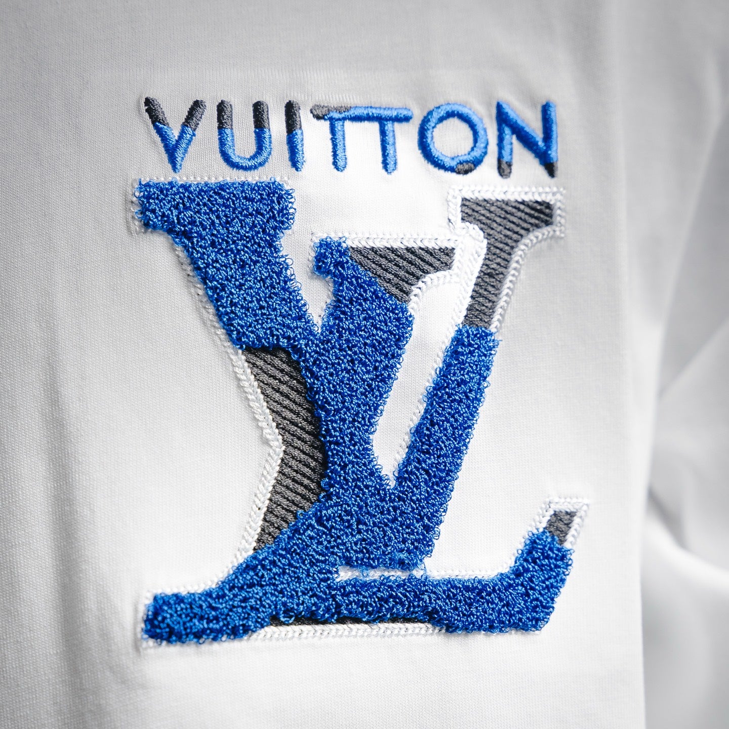 Louis 25fw embroidered shirt