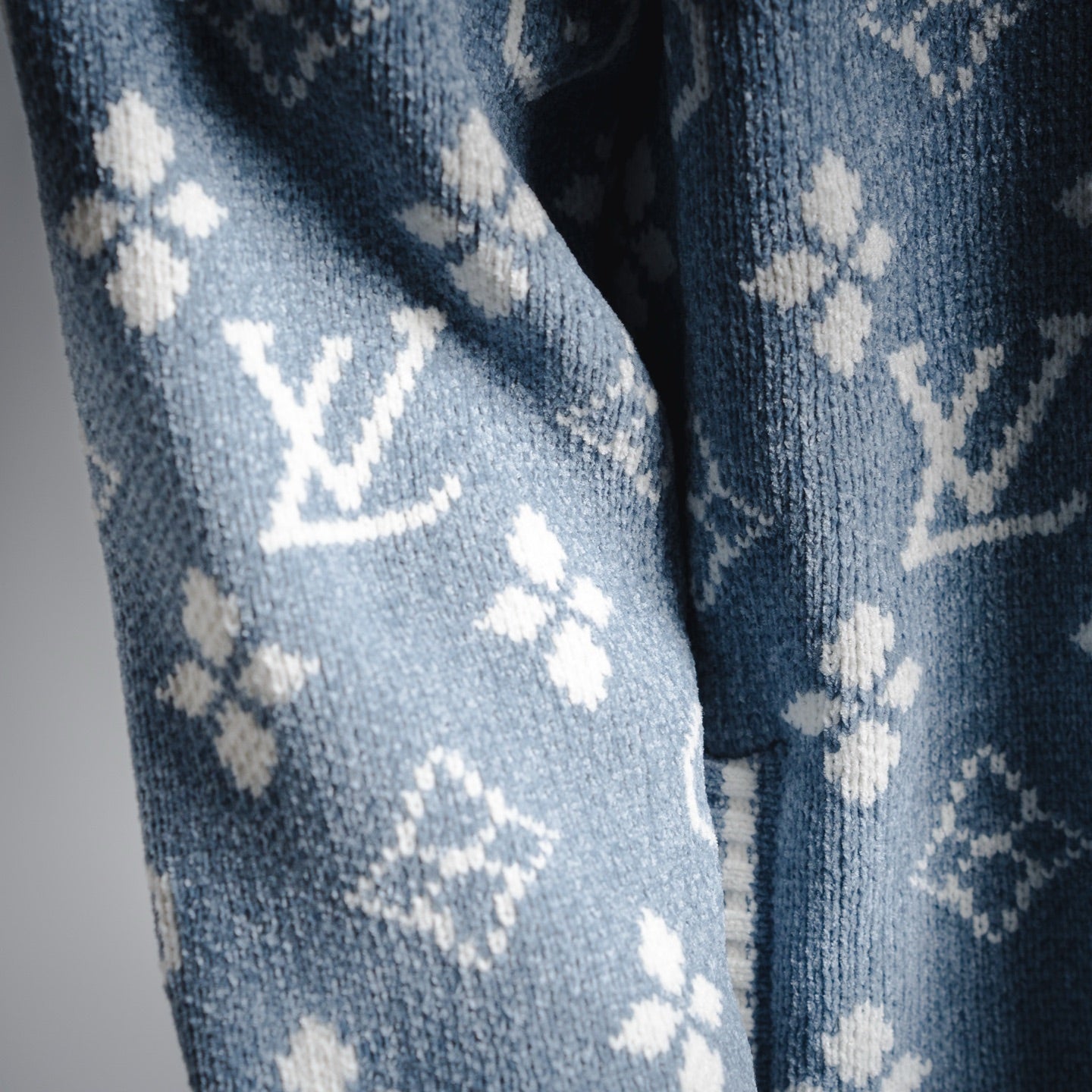 Louis  25fw jacquard cardigan