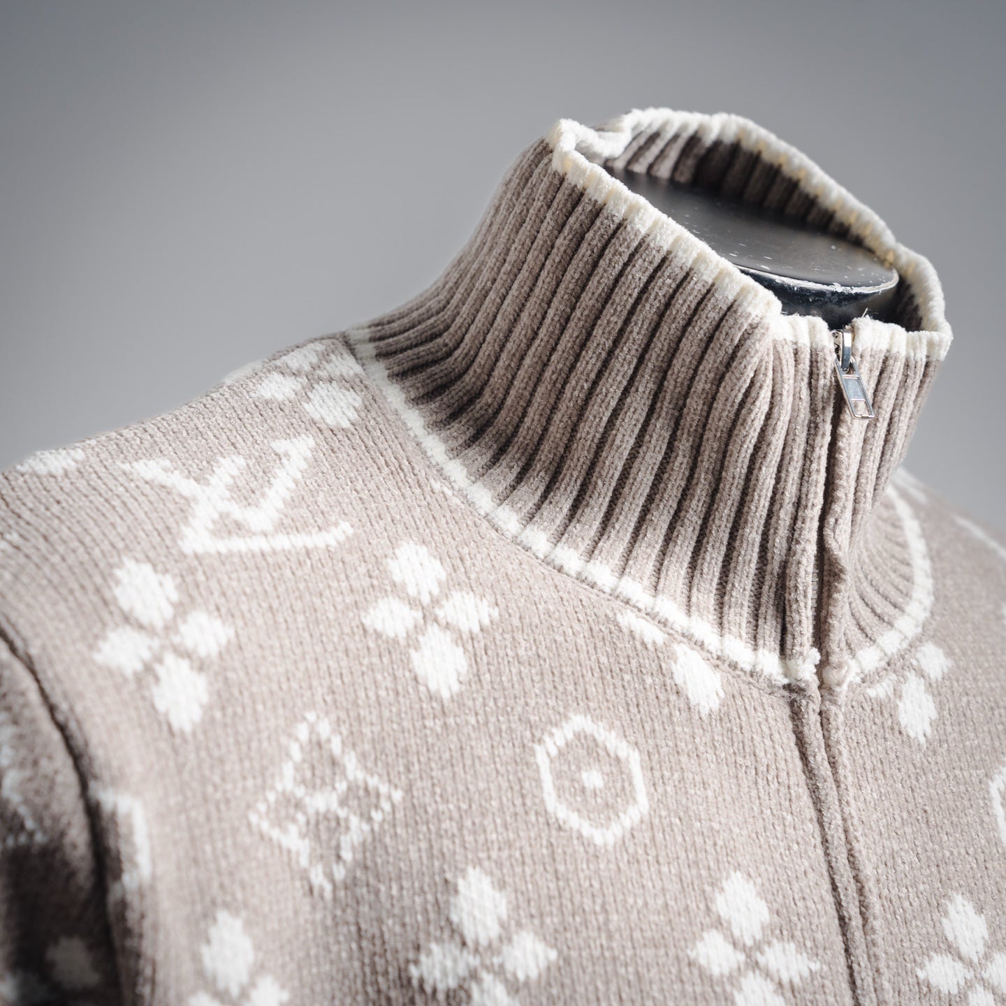 Louis  25fw jacquard cardigan